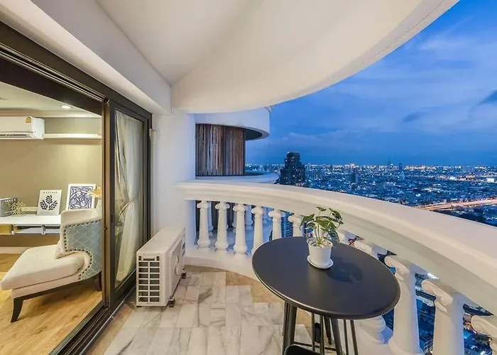 View, Big Apartment, Great Location *