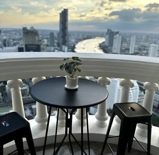 View, Big Apartment, Great Location *